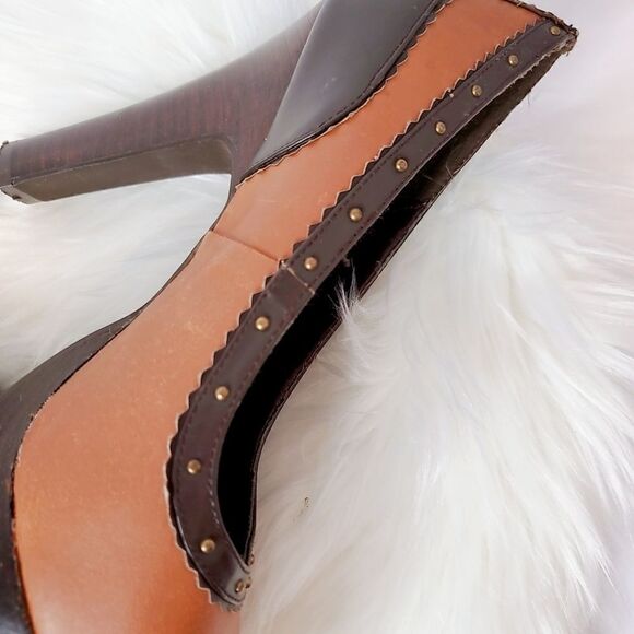 Colin Stuart Toffee and Brown Leather Heel with Brass Hardware Women's S… - Picture 4 of 8
